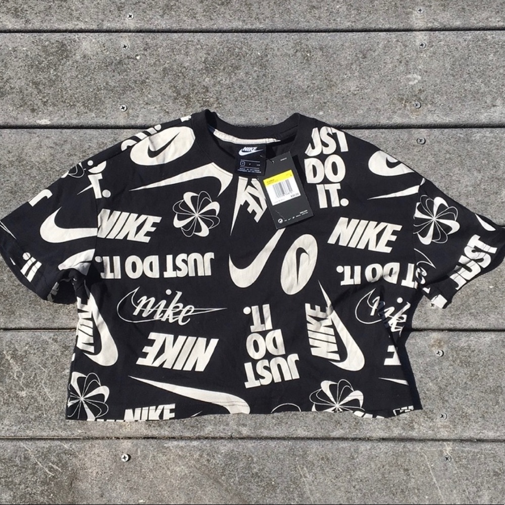 Woman’s Nike Black and White Cropped Tee Shirt